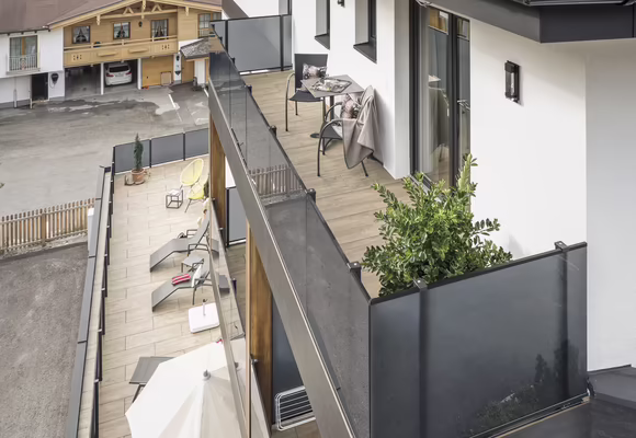 Sky Loft Silber – Balkon ostseitig